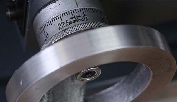 Загальний вигляд токарно-гвинторізного верстата 1624М 1624М Загальний вигляд токарно-гвинторізного верстата